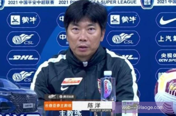 升班黑马人球分过突进,单骑闯关撕开整条防线 升班黑马人球分过突进,单骑闯关撕开整条防线